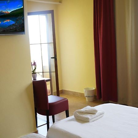 Das Hostal El Arenal  Buitenkant foto